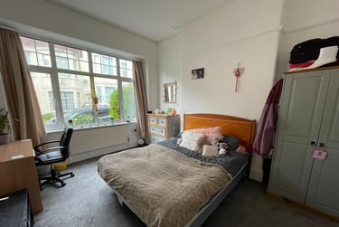 3 bed flat, Addison Road - Flat 1, North Hill, Plymouth, PL48LL - Image 1